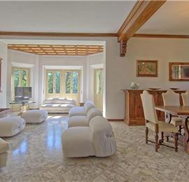 6 bedroom villa with large pool and tennis court near Arezzo, Southern Tuscany, sleeps 12